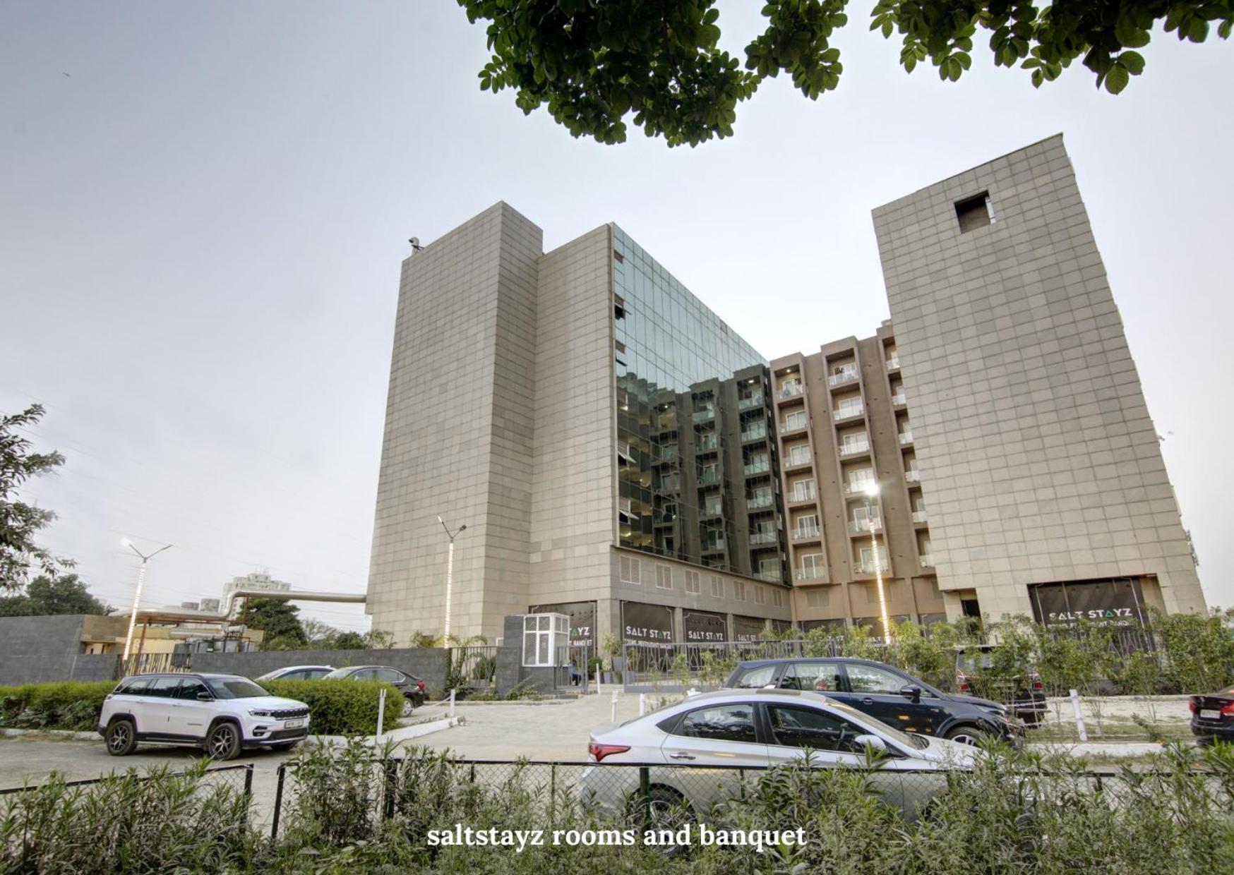 Saltstayz Premier Executive Serviced Apartment - Golf Course Extension Road Gurgaon Eksteriør bilde